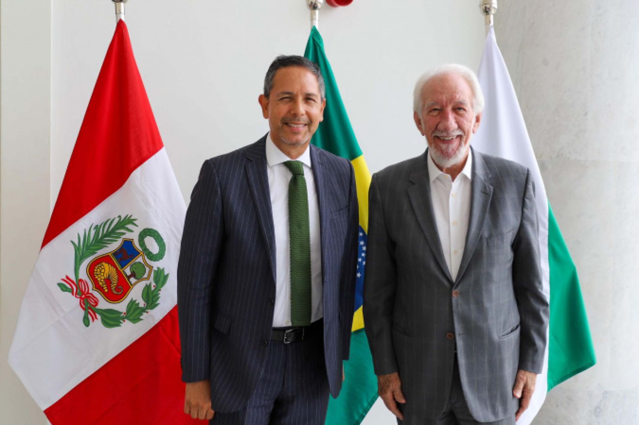 Piana apresenta projetos do Paraná para os Caminhos do Peabiru ao embaixador do Peru