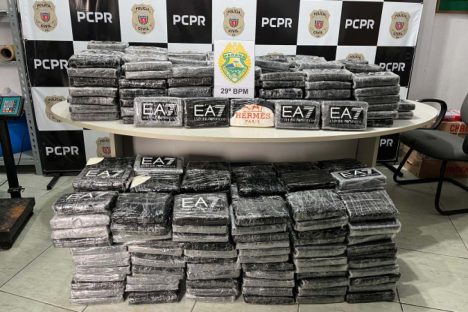 Imagem referente a PMPR localiza veículo abandonado com meia tonelada de cocaína em Piraquara