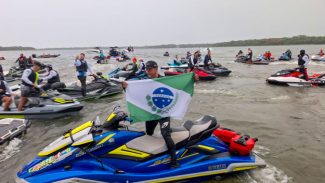 Caravana náutica de jetskis chega a Foz do Iguaçu após mais de 400 km pelo Rio Paraná