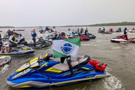 Imagem referente a Caravana náutica de jetskis chega a Foz do Iguaçu após mais de 400 km pelo Rio Paraná