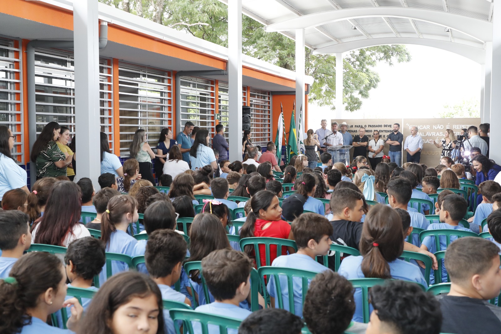 Escola Professora Maria dos Prazeres Neres ganha refeitório novo e ginásio revitalizado
