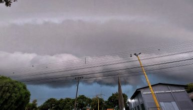 Imagem referente a Toledo em alerta: tempestade causa estragos e falta de energia em alguns bairros