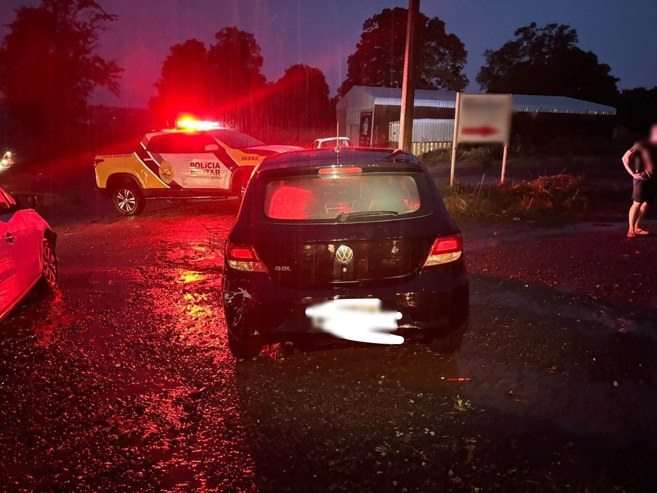 Engavetamento envolvendo cinco carros é registrado na rodovia PR-317 em Toledo