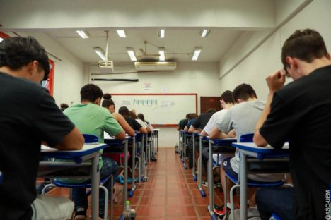 Imagem referente a UEM aplica provas do PAS para quase 24 mil estudantes neste domingo