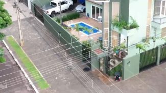 Vídeo mostra PF invadindo imóvel de luxo durante Operação Four Hundred Vídeo mostra PF invadindo imóvel de luxo durante Operação Four Hundred