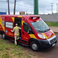 Imagem referente a Motociclista fica ferido ao se envolver em acidente com Saveiro na marginal da BR-277