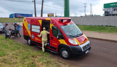 Imagem referente a Motociclista fica ferido ao se envolver em acidente com Saveiro na marginal da BR-277