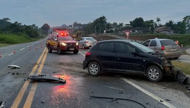 Imagem referente a Jovem grávida de nove meses morre em acidente de moto na BR-470