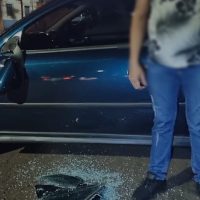 Imagem referente a Ex-companheira destrói carro de pai que buscava filha no Santa Felicidade