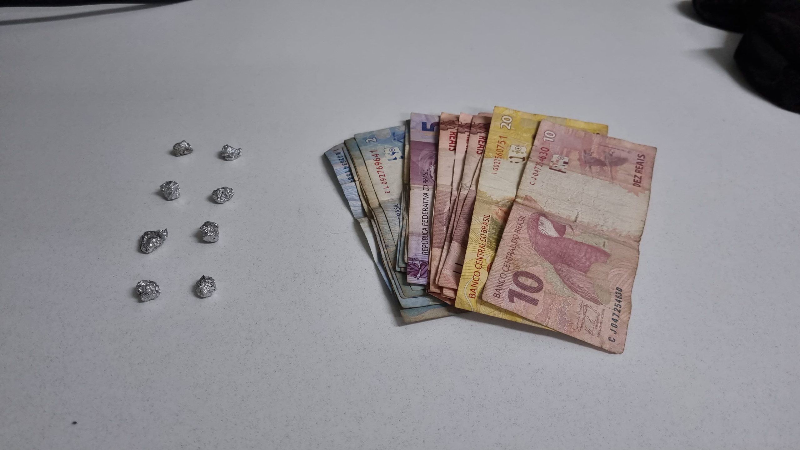 Pelotão de Choque detém trio com drogas no Bairro 14 de Novembro