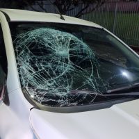 Imagem referente a Homem fere a cabeça após ser atropelado por carro no Centro