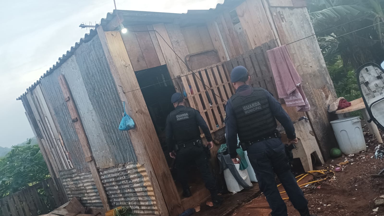 Morre mulher esfaqueada pelo marido após discussão sobre jogo do Tigrinho no Cascavel Velho Imagem referente a Morre mulher esfaqueada pelo marido após discussão sobre jogo do Tigrinho no Cascavel Velho