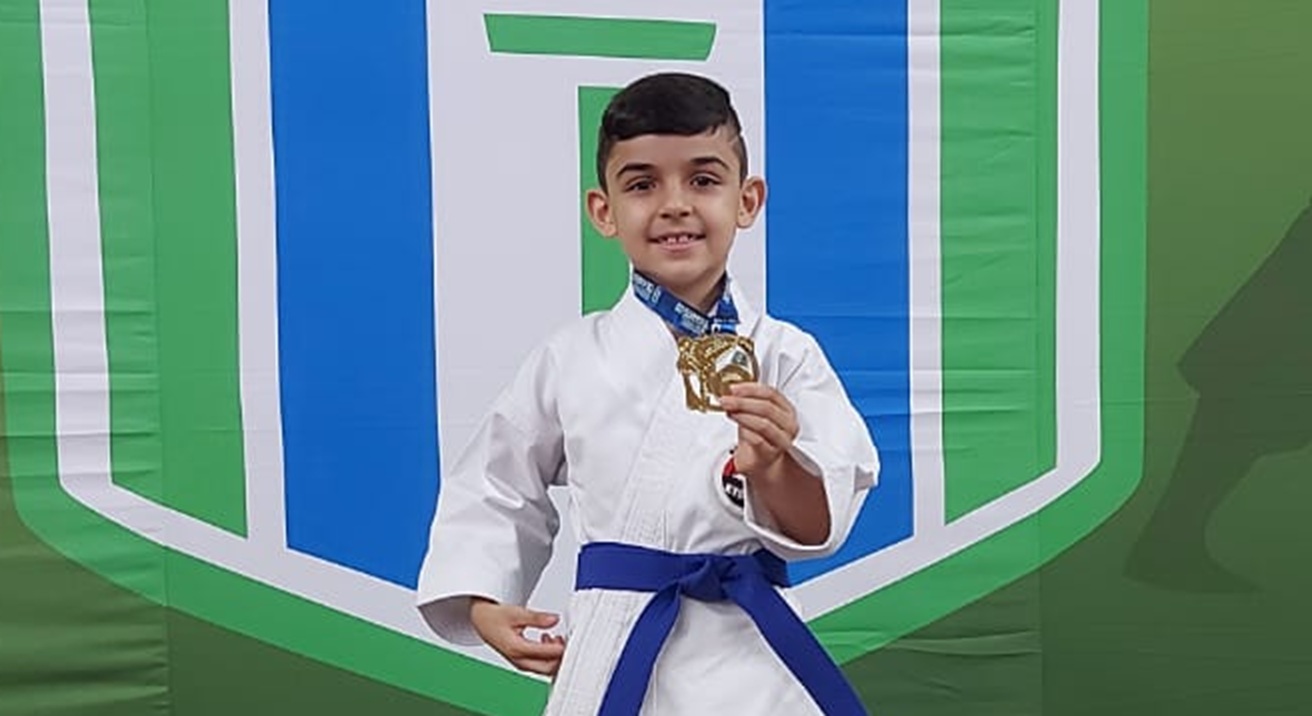 Jovem cascavelense de 7 anos conquista Campeonato Paranaense de Karatê