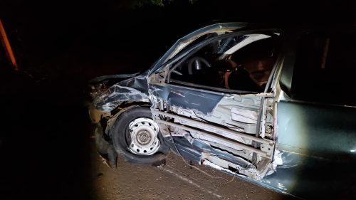 Carros se envolvem em forte colisão na rodovia BR-467, nas proximidades da Coopavel