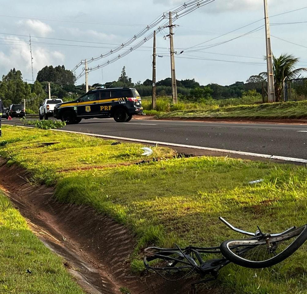 Tragédia na BR-376: ciclista morre após ser atingido por caminhonete
