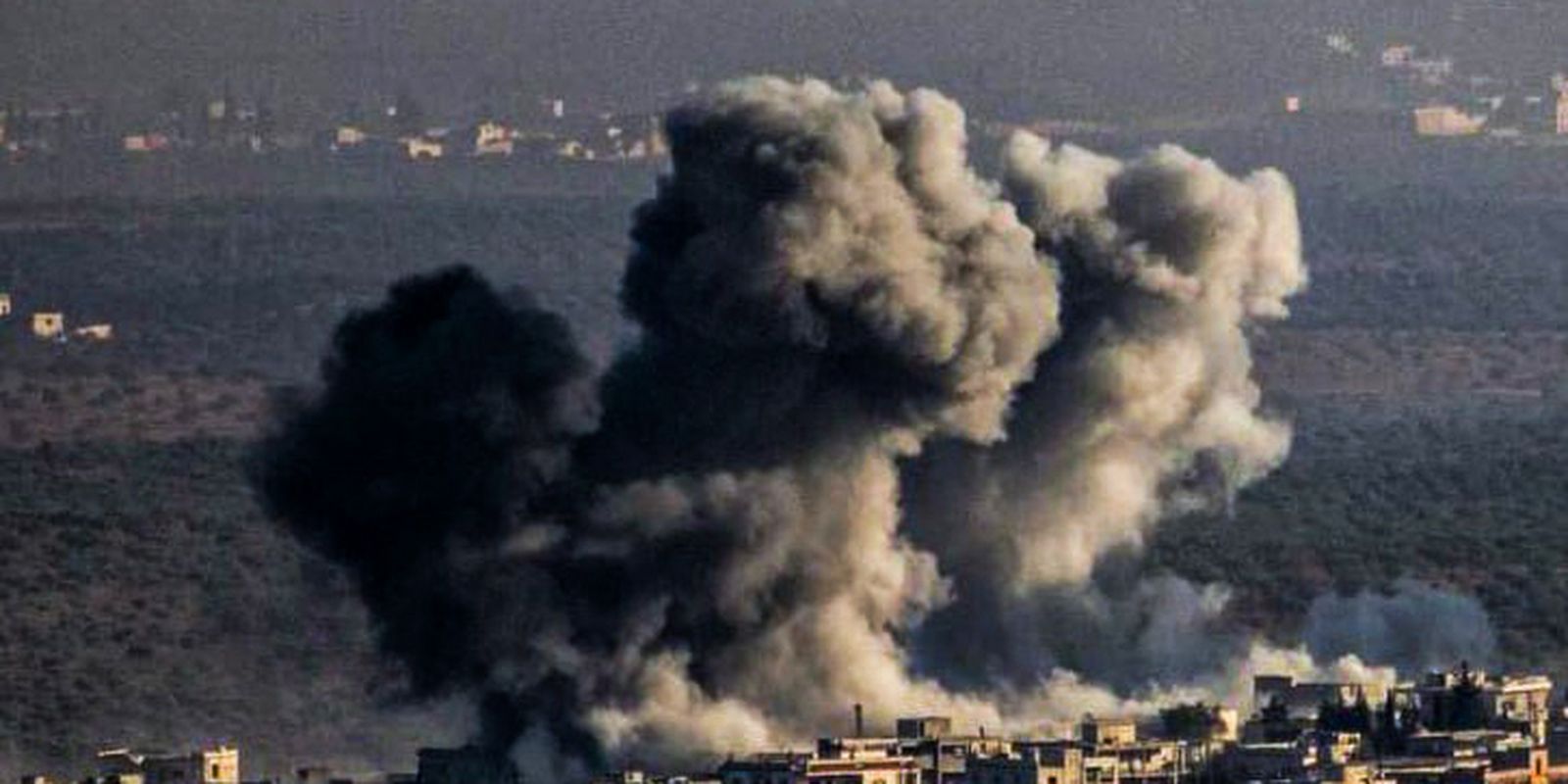 Rebeldes tomam a 2ª maior cidade da Síria em ofensiva contra Assad Imagem referente a Rebeldes tomam a 2ª maior cidade da Síria em ofensiva contra Assad