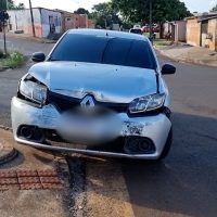 Imagem referente a Acidente entre carros é registrado no Bairro Interlagos em Cascavel