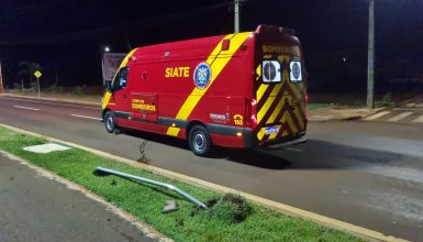 Imagem referente a Para não atropelar cão, motociclista desvia e atinge placa no Barcelona