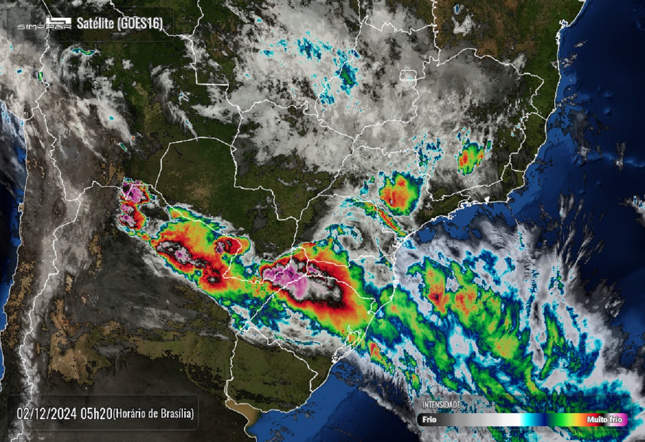 Clima abafado e chance de chuva nesta segunda-feira em Cascavel Clima abafado e chance de chuva nesta segunda-feira em Cascavel