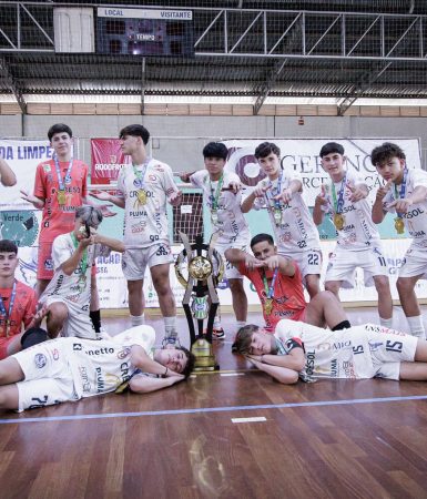 Imagem referente a Tuiuti Sub-15 conquista bicampeonato Paranaense e se prepara para Taça Brasil de Futsal