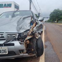 Imagem referente a Palio bate na traseira de Ford Ranger na Avenida Tancredo Neves