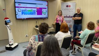 Celepar recebe a última turma de 2024 do curso de inclusão digital para idosos