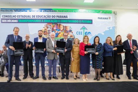 Imagem referente a Conselho Estadual de Educação homenageia melhores instituições de ensino do Paraná