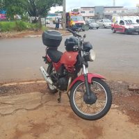 Imagem referente a Motociclista fica ferido ao colidir com Voyage no bairro Universitário