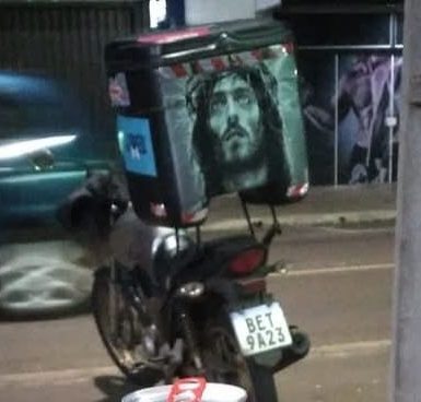 Imagem referente a Motocicleta é furtada de estacionamento de mercado na Avenida Carlos Gomes