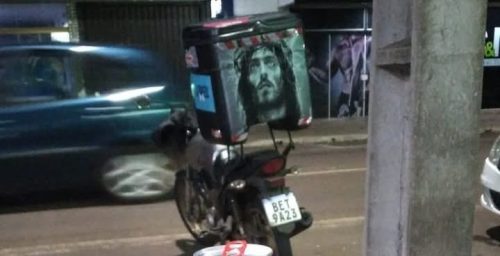 Imagem referente a Motocicleta é furtada de estacionamento de mercado na Avenida Carlos Gomes