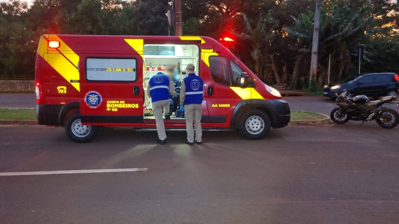 Condutor de moto fica ferido em acidente na Rua Olindo Periolo
