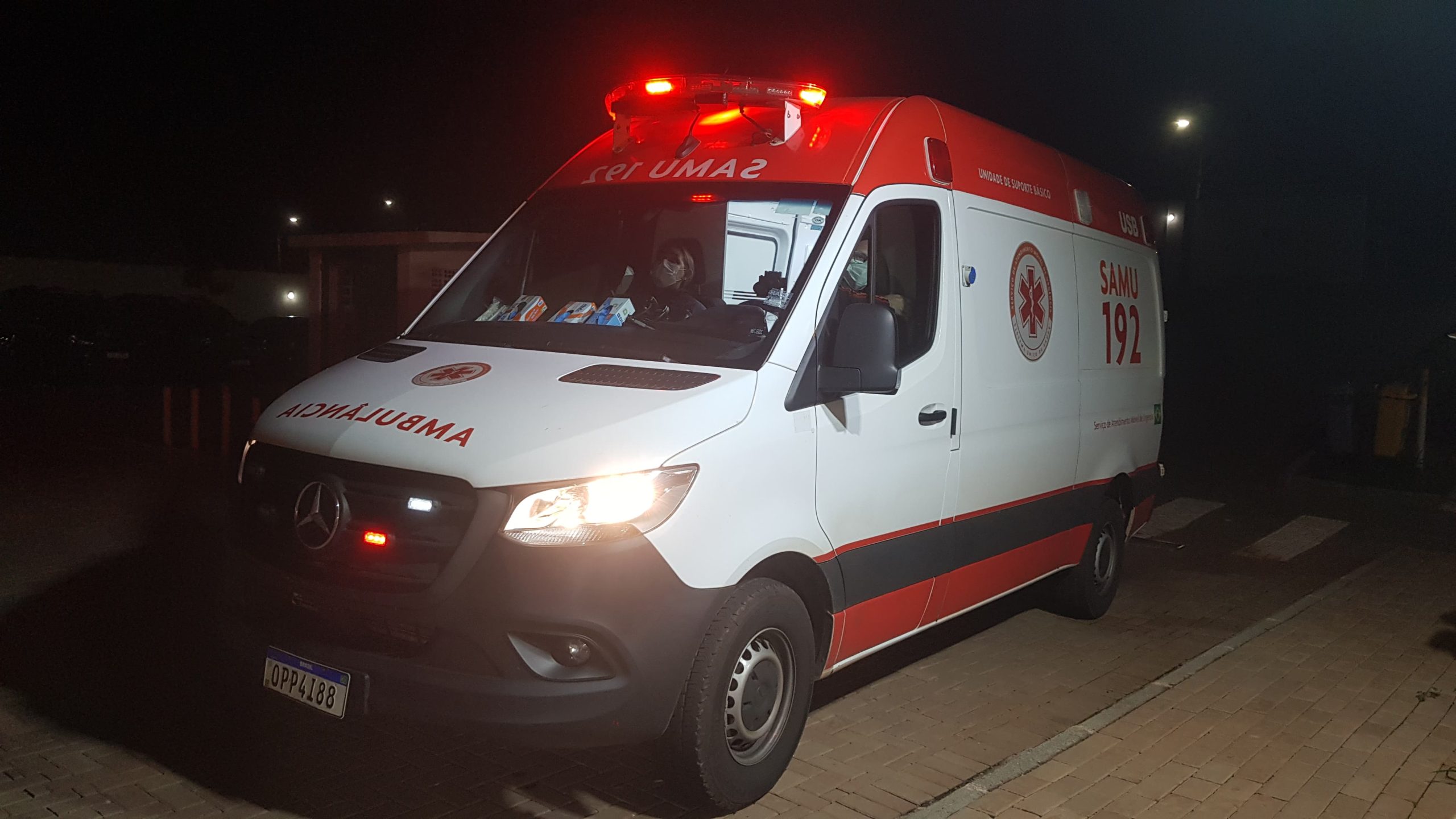 Samu atende homem que foi preso após ameaçar o irmão