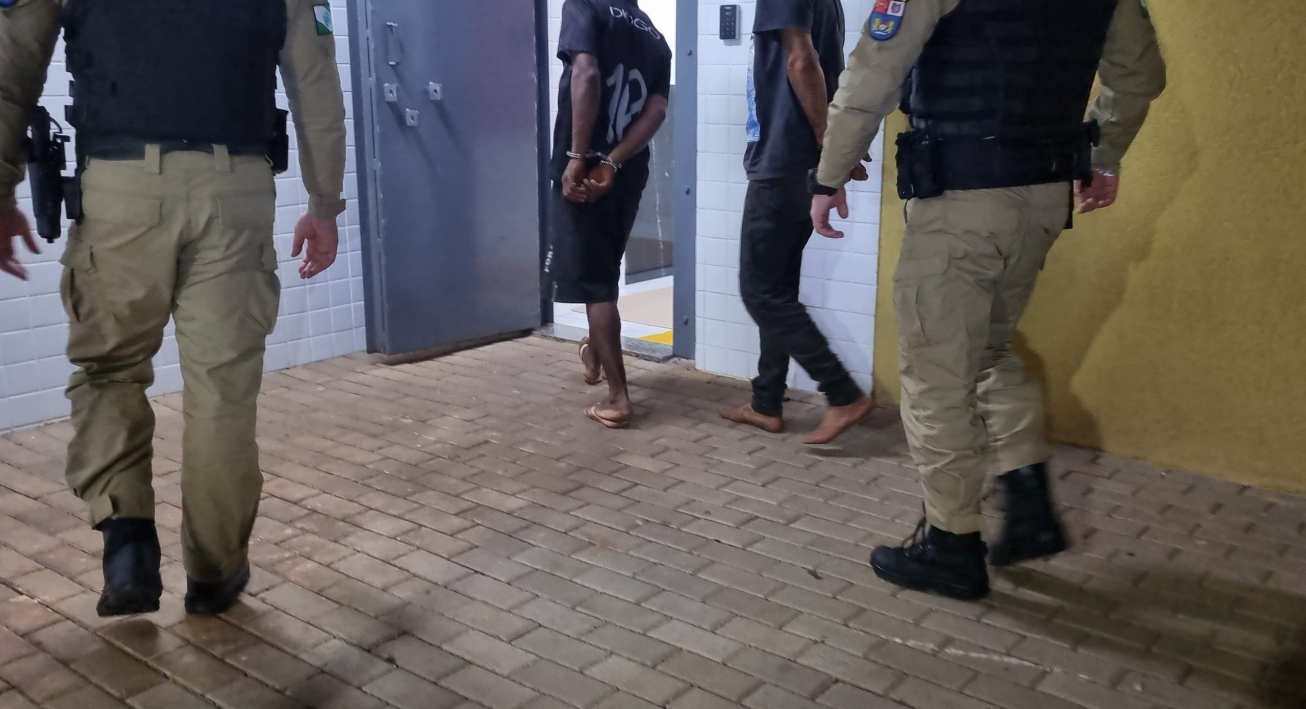 Polícia Militar prende suspeitos de furto em obra no bairro Canadá