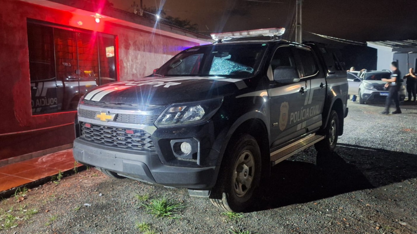 Polícia liberta mulheres que eram mantidas em cativeiro e obrigadas a se prostituírem para pagar dívida
