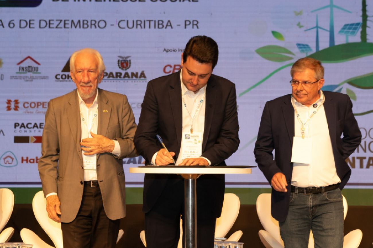 R$ 1,7 bilhão: Paraná firma convênio com BID e Caixa para novas fases do Casa Fácil
