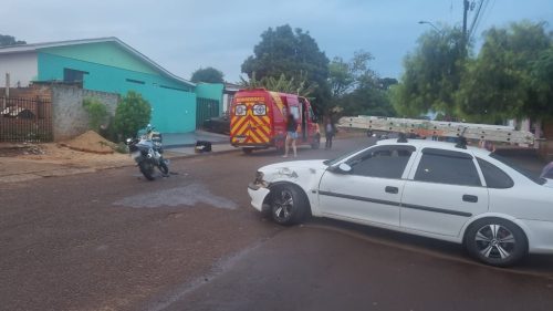 Imagem referente a Acidente entre motocicleta e Vectra deixa jovem ferido no Interlagos