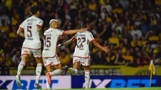 Flamengo bate Criciúma e ajuda Fluminense na luta contra rebaixamento