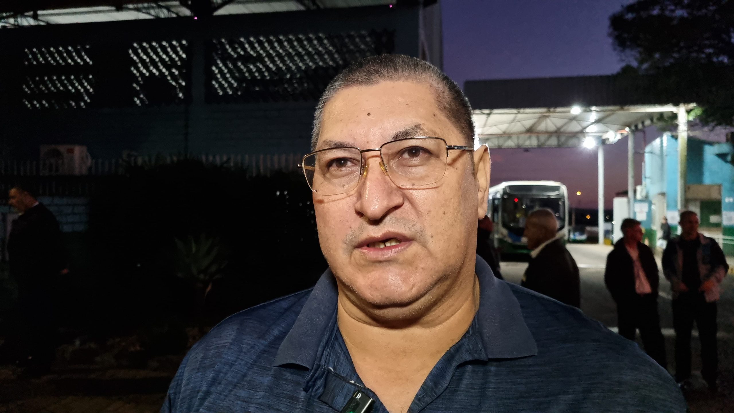 Sindicato reúne trabalhadores do transporte público para debater cláusula 'nociva' à categoria; há indicativo de greve Sindicato reúne trabalhadores do transporte público para debater cláusula 'nociva' à categoria; há indicativo de greve