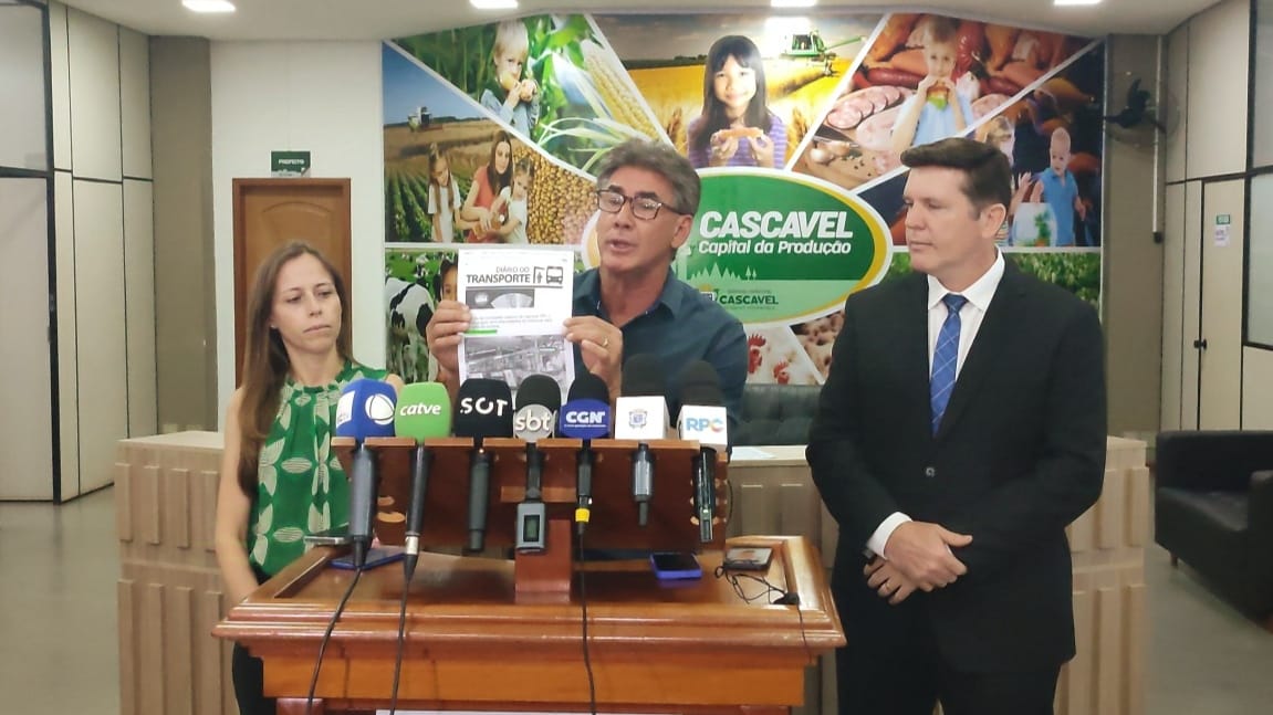 Prefeito de Cascavel promete medidas judiciais contra sindicato após paralisação dos ônibus