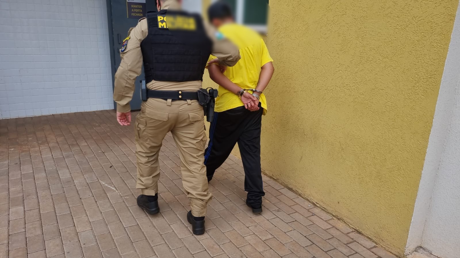 Jovem é detido com crack e dinheiro no Centro de Cascavel