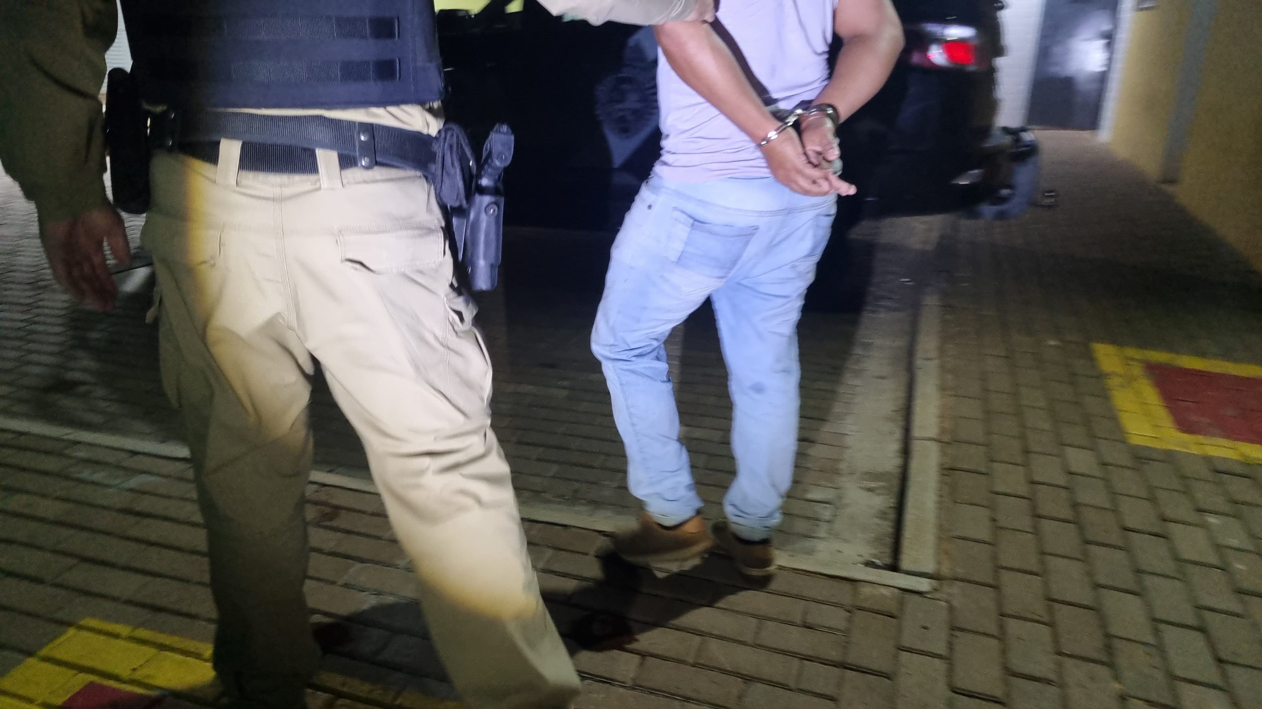 Venezuelano é preso após agredir companheira no Guarujá