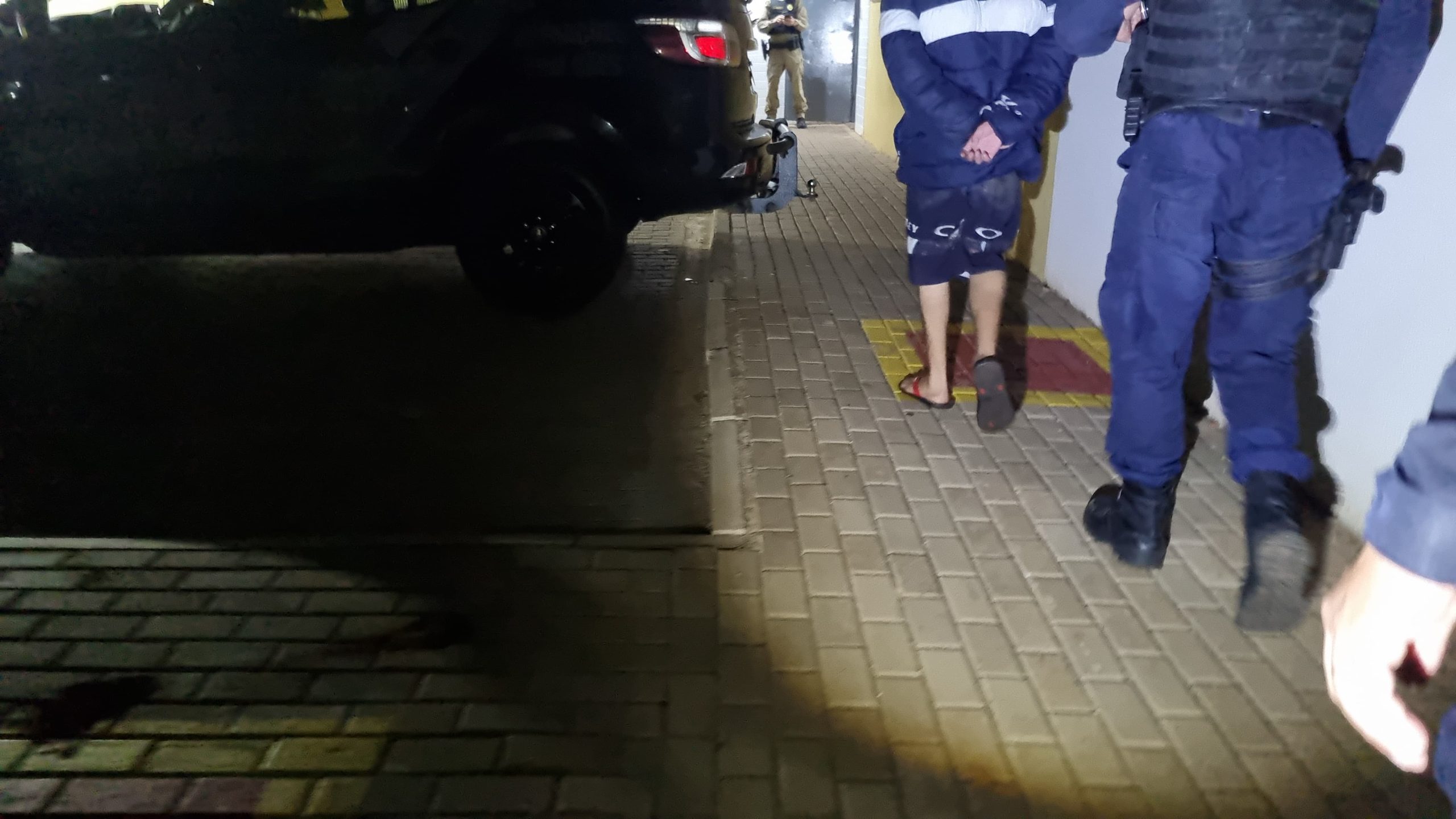 Guarda Municipal detém jovem que morava com adolescente em residência no Riviera