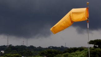 Defesa Civil alerta para risco de fortes tempestades de sábado até segunda-feira