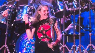 Nicko McBrain anuncia saída do Iron Maiden e banda confirma novo baterista