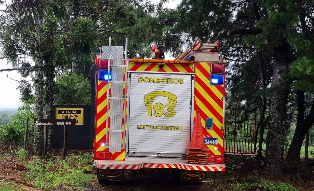 Corpo de Bombeiros é acionado em propriedade particular na BR-277