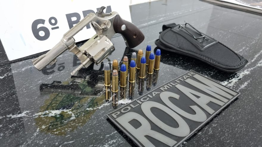 Com revólver na cintura, suspeito é detido em abordagem de rotina da ROCAM