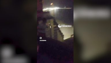 Imagem referente a Vídeo mostra momento em que jovem tropeça e cai de edifício em Balneário Camboriú