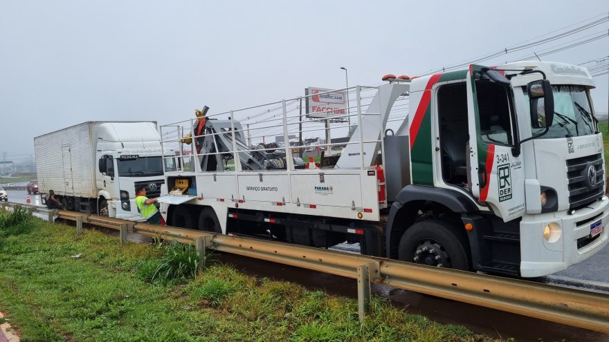 DER é acionado após caminhão apresentar falha mecânica no Trevo Cataratas