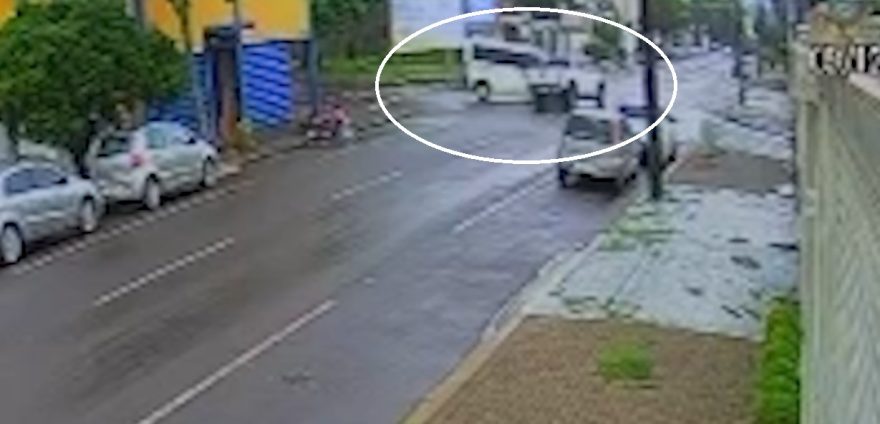 Câmera flagra acidente entre Ranger e Ducato no Parque São Paulo