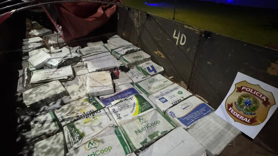 PF apreende uma tonelada de maconha em Céu Azul